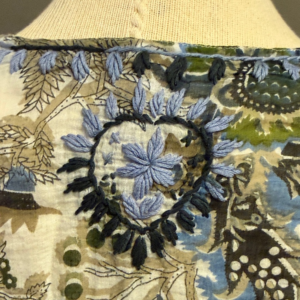 Floral Embroidery Women's Tunic Small - Picture 8 of 10